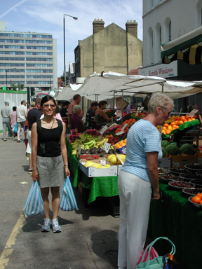 sutton_market.jpg (135628 bytes)